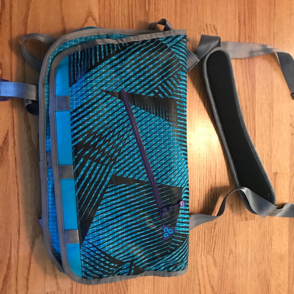 Nike ACG messenger bag